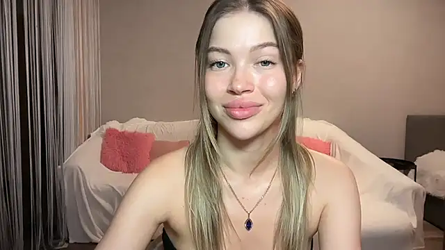 EmmyMills webcam
