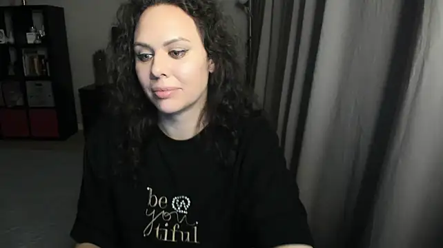 MollyCheiz webcam