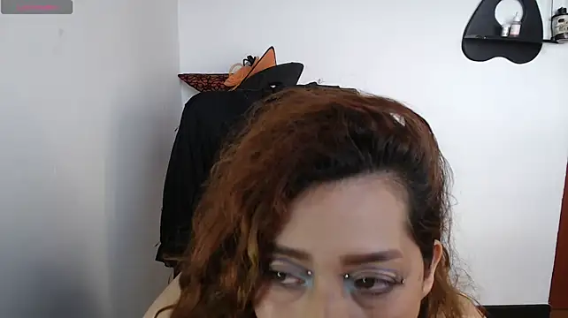 ZayraMoon_12 live cam on StripChat