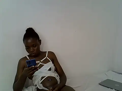 BabyyVelvet7 webcam