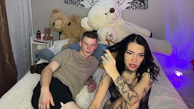 Laura_Key live cam on StripChat