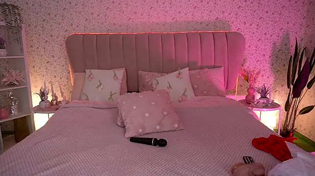 KiraRoxx webcam