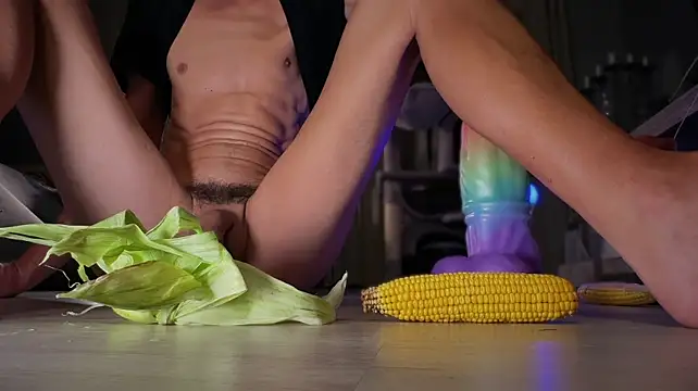 hungryhole-ff live cam on StripChat