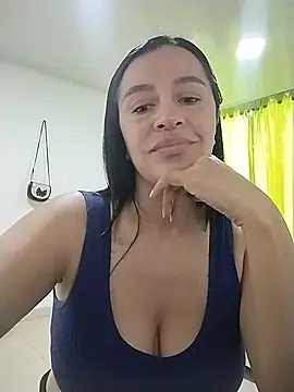 hailey85 live cam on StripChat