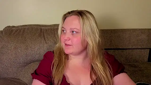 PhatAssBlond webcam