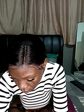 TALLHORNYBEARXO webcam