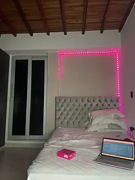 Sarasweet_sex webcam