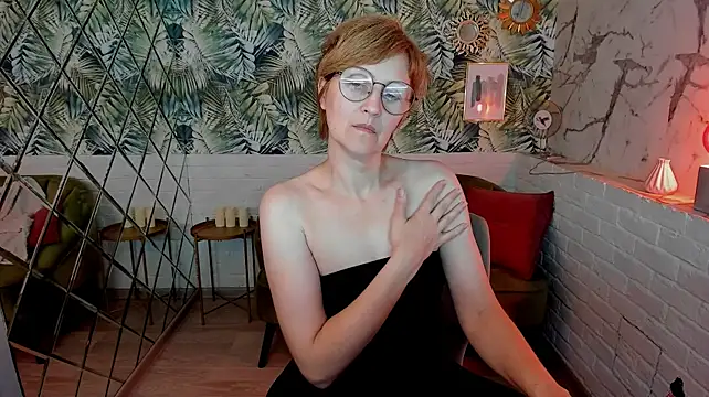 Paris_Cherry live cam on StripChat