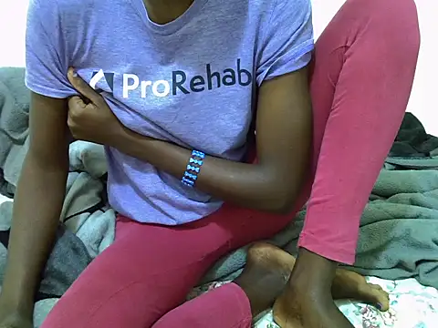 baby_chocolate live cam on StripChat