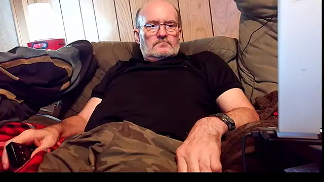 snickers1 (M grandpa) - to jerk off