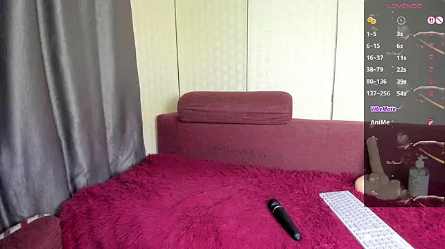 Feral-Berry22 live cam on StripChat