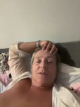 Blondnboujee53