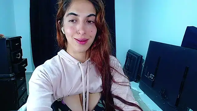 MariamGray1 live cam on StripChat