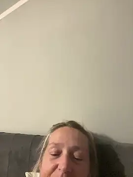 Blondnboujee53
