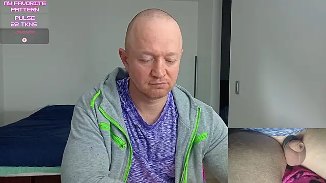 kevintyler69 live cam on StripChat