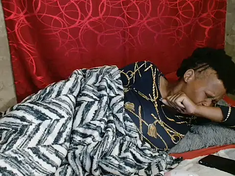 MistressShirleyXXX81 webcam