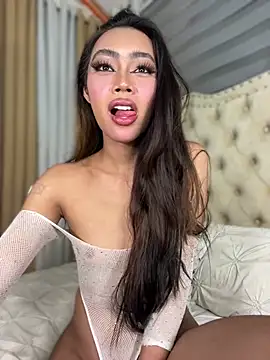 Innocent_yanixx69 live cam on StripChat