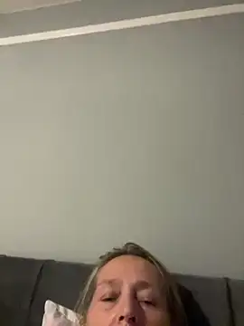 Blondnboujee53