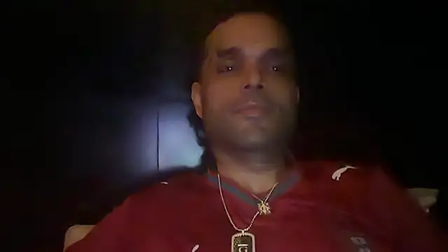 icebergslim281 live cam on StripChat