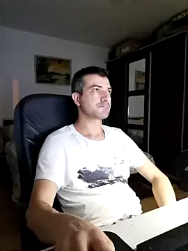 IonutCiprian live cam on StripChat