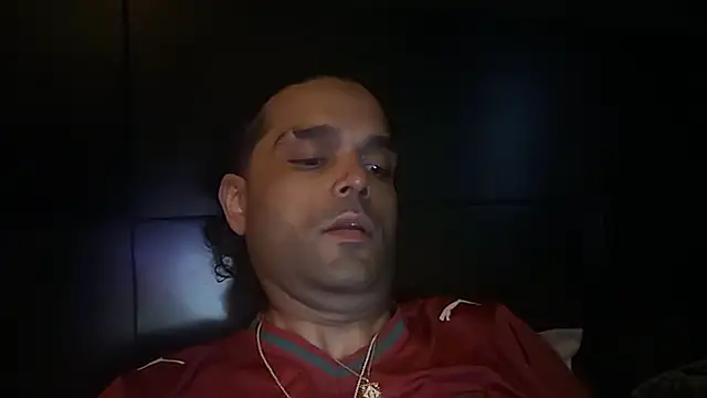 icebergslim281 live cam on StripChat