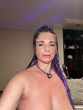 Eva_Pearl