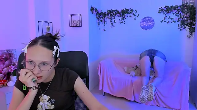 mona_cloud (Ask my age) - show ass