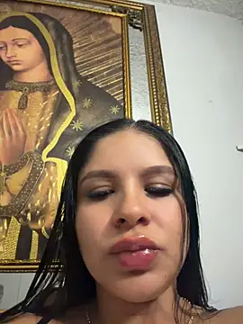 Elara_Luxe webcam