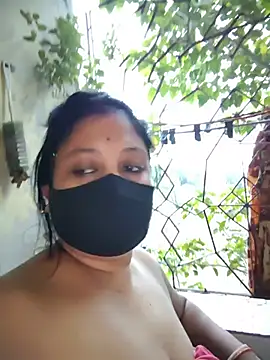 Curvy-Kamini