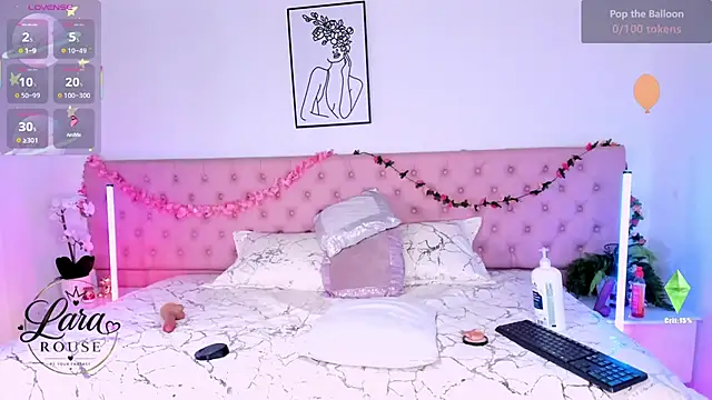 LaraRous webcam