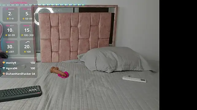 EmeraldBlonde webcam