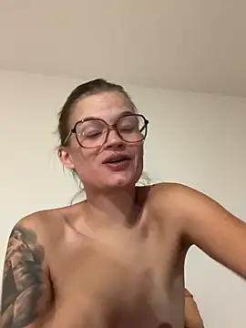 Lesamantssexy live cam on StripChat