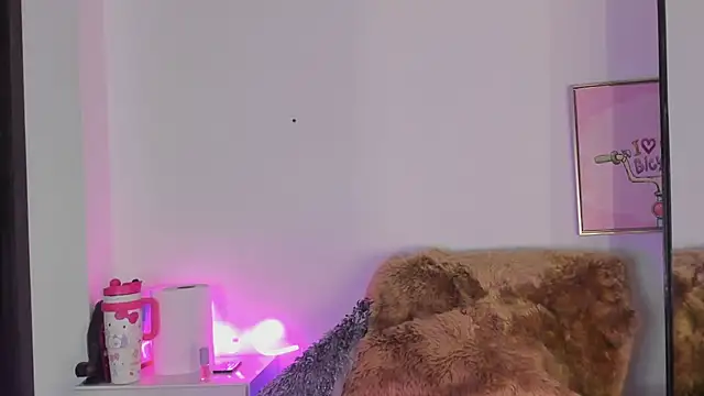 miaapril webcam