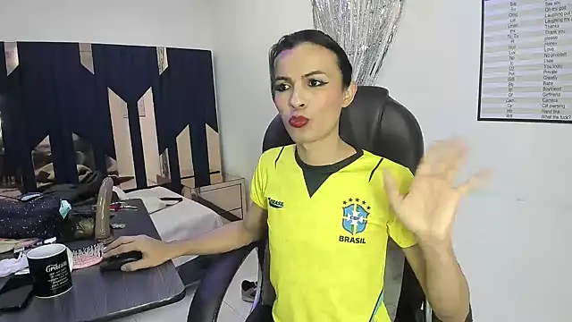 Model: Aisha_hotts777