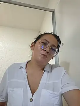 Dr_Edna_naughty live cam on StripChat
