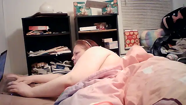 starlight1983 live cam on StripChat