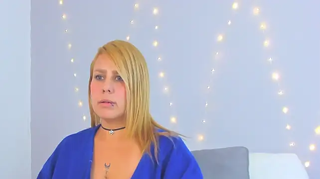 TaraCarson live cam on StripChat