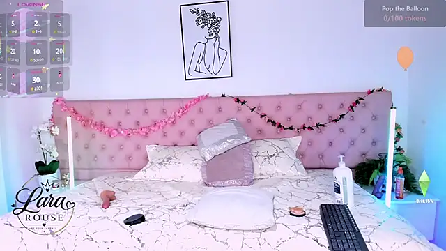 LaraRous webcam