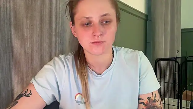 LeaWetGirl live cam on StripChat
