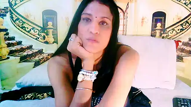 IndianSexcSmyle live cam on StripChat