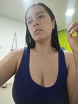 hailey85 live cam on StripChat