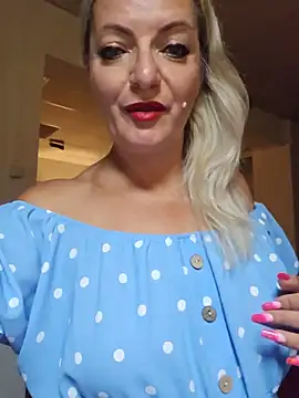 LadyTouch live cam on StripChat