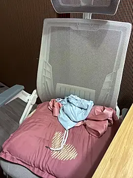 Mina048 webcam