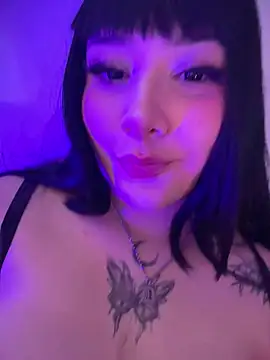 Taelynn_ live cam on StripChat