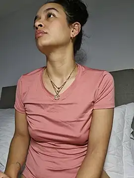 VelvetCurls live cam on StripChat