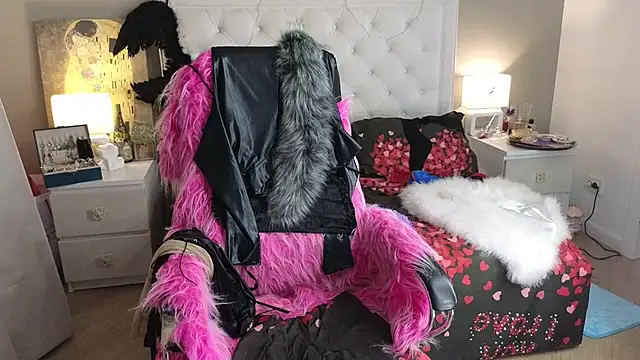 RoxalanaStar live cam on StripChat