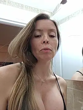 karina_warthon (F milf) - Spread  my ass