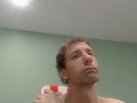 iLoveElusiveCats live cam on StripChat