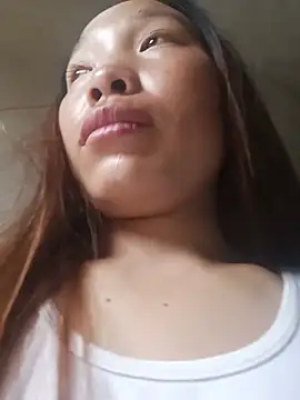 Evelyn-n live cam on StripChat