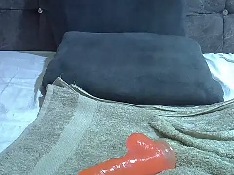 Tamilah14 live cam on StripChat